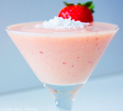 fresh_strawberry_papaya_coconut_smoothie