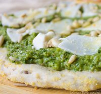 pesto_pizza_before_baking