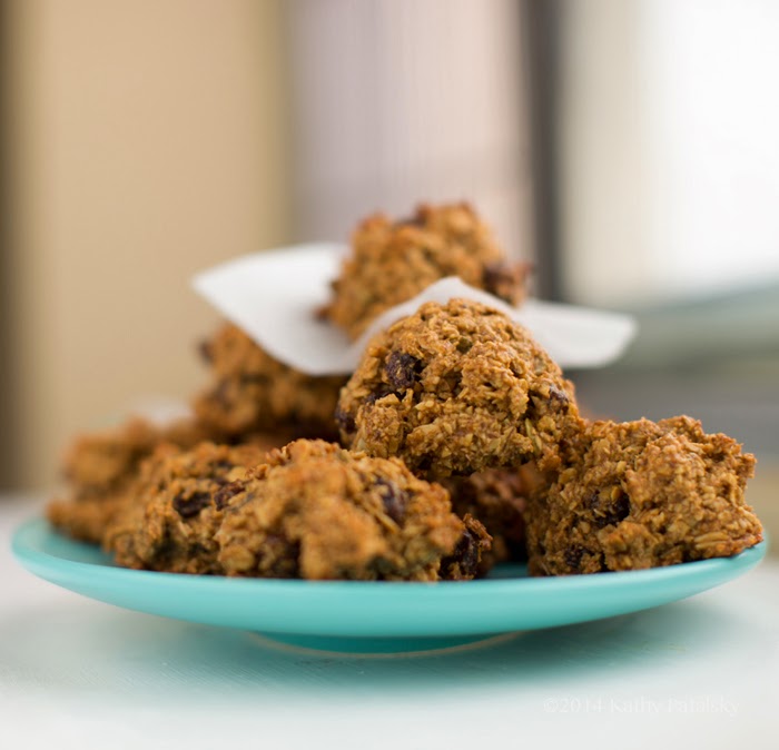 pile of oatmeal cookies