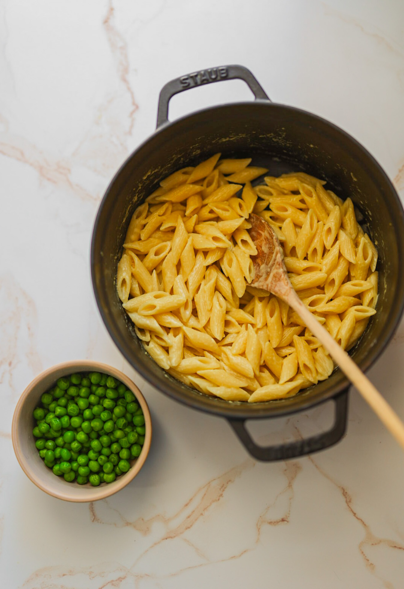 butter pasta kids meal with peas