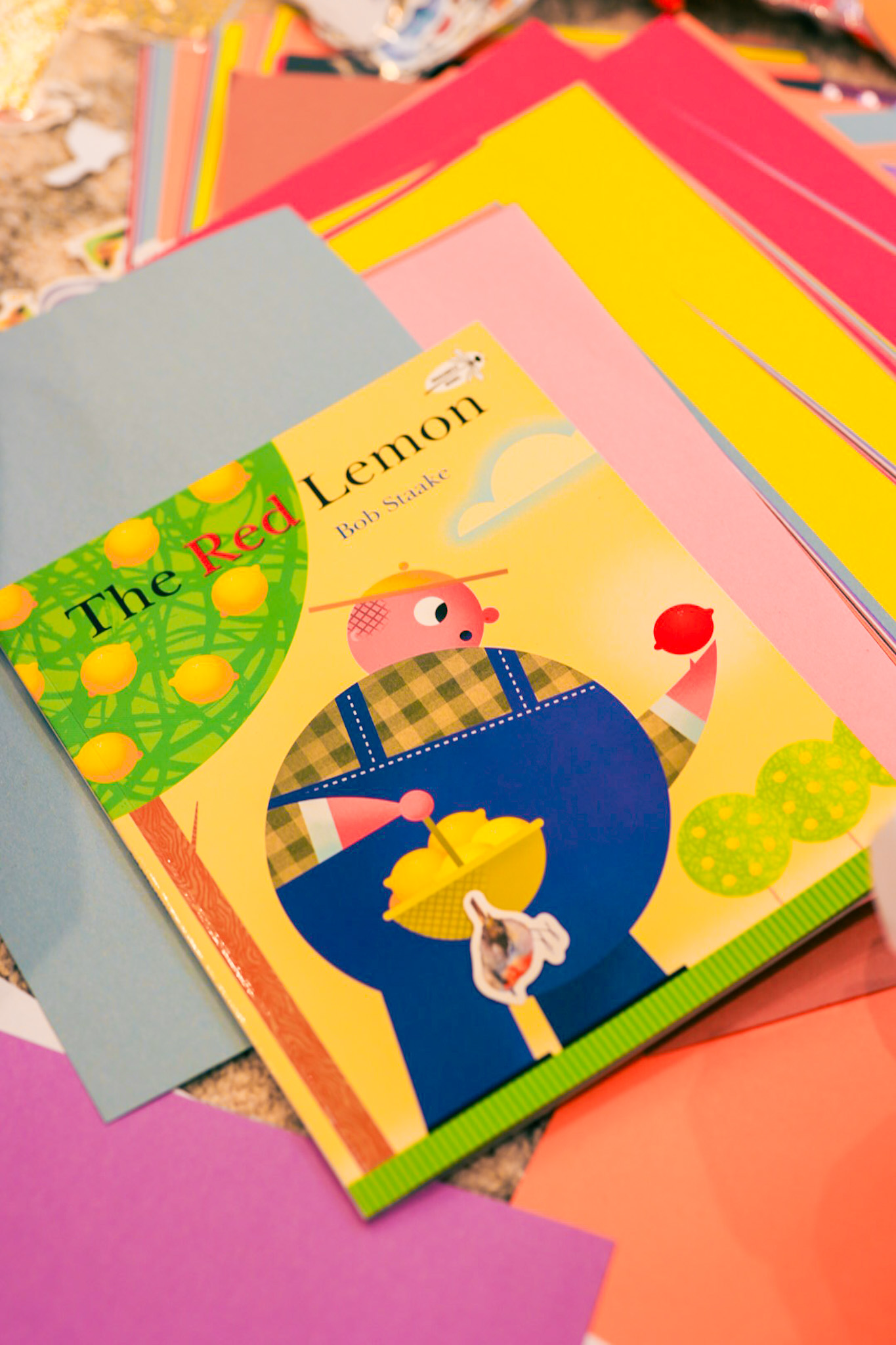 the red lemon book by bob staake