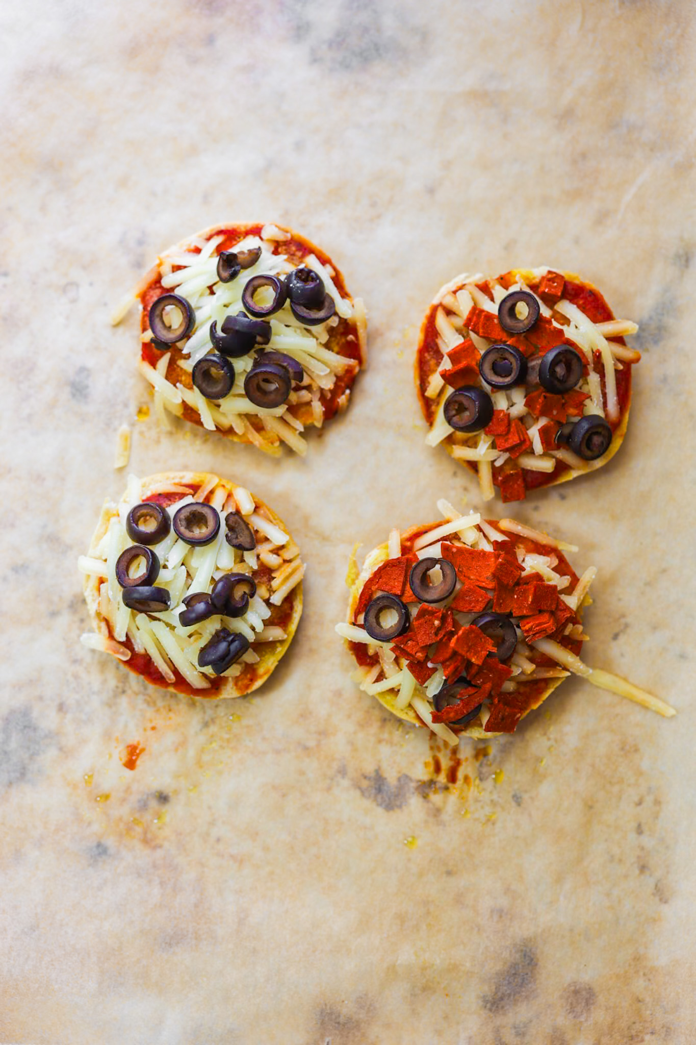 vegan mini pizzas