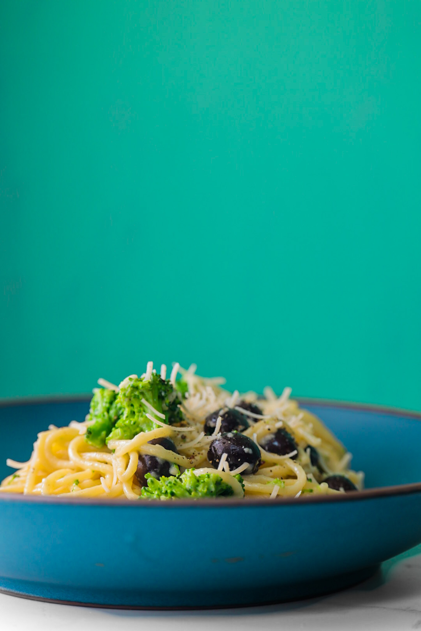 cacio e pepe vegan pasta turquoise