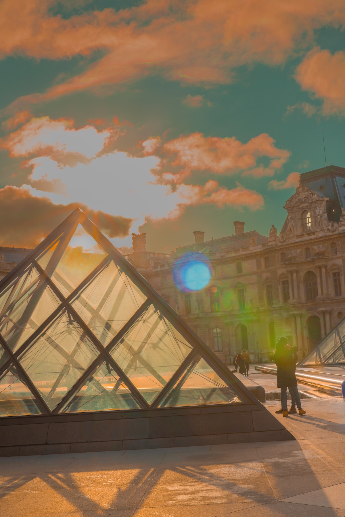 Louvre sunny morning